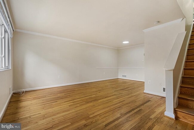 Photo - 9003 Manchester Rd