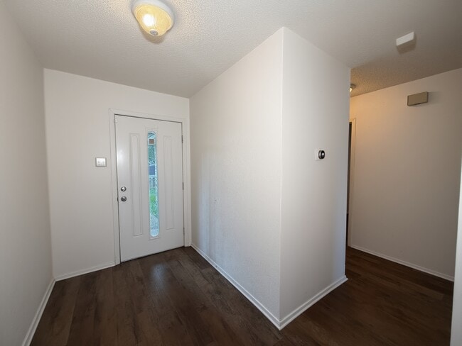 Photo - 925 Boone Dr