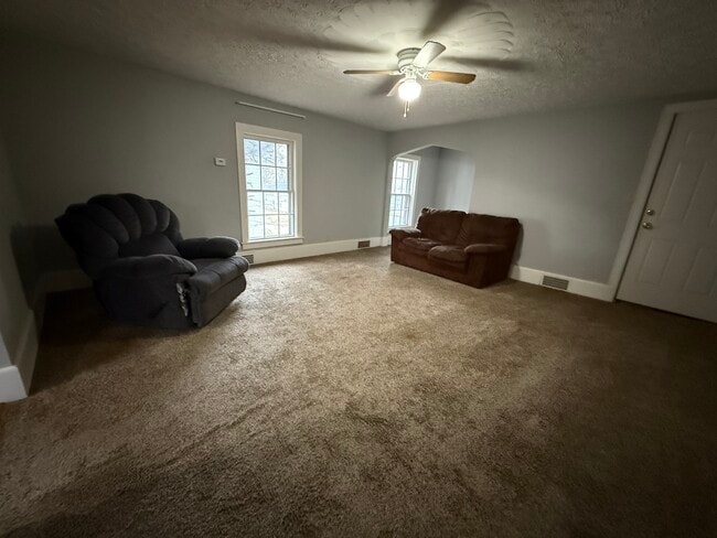 Building Photo - 297 High St Unit 299