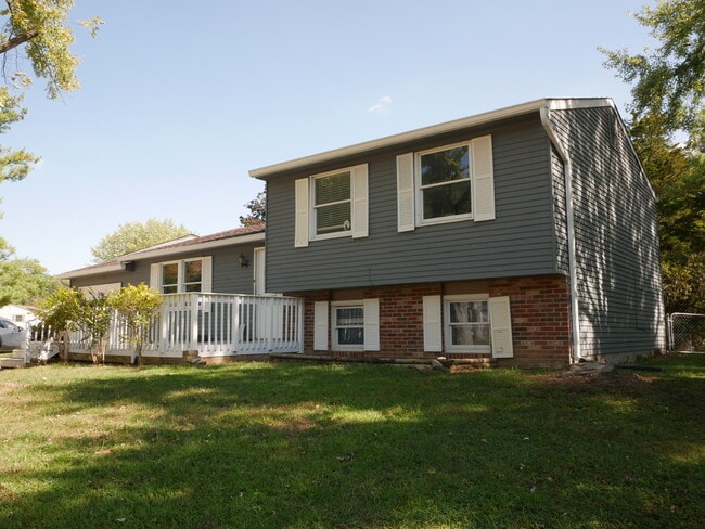 8945 Mariposa Dr