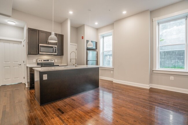 Building Photo - 310 E Lanvale St Unit 2