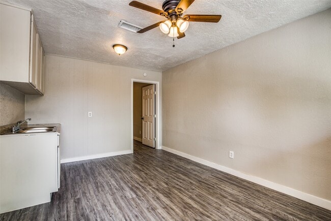 Building Photo - 4820 Oak Ave Unit 6 Rental