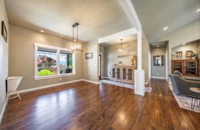 Photo - Luxury home on generous lot in the prestigious hills of East Medford!