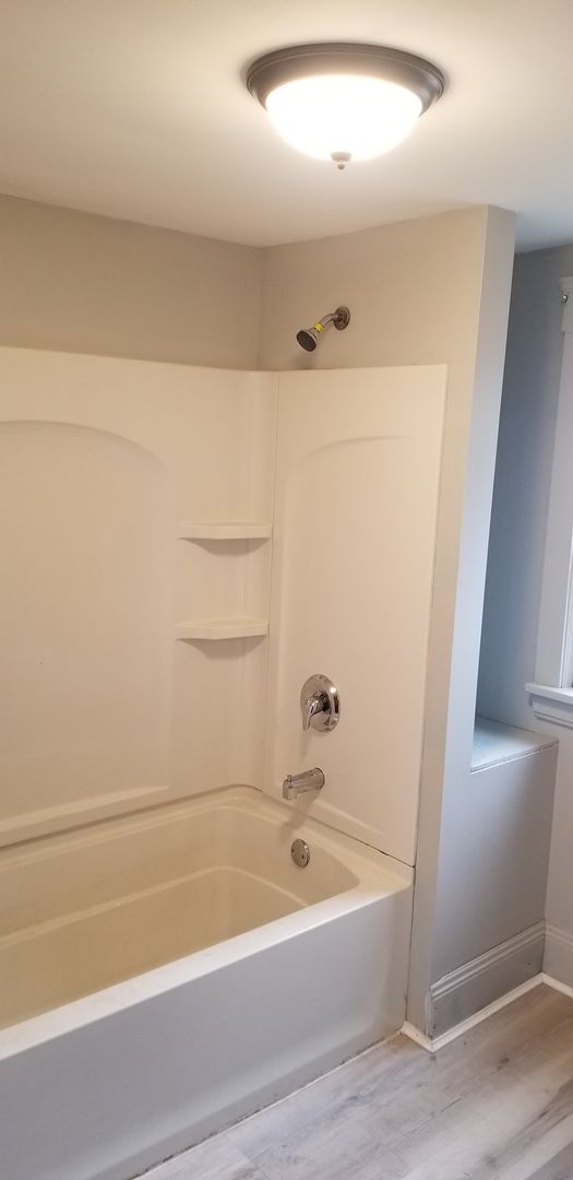 Photo - Spacious 4 BR/2 Bath single Family Home in West Blvd area