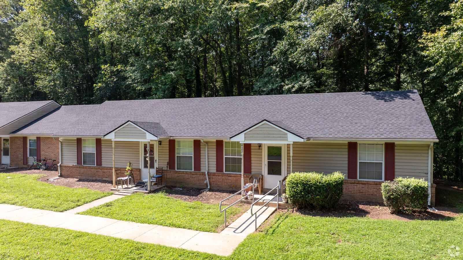 Photo - Hillside Apartments