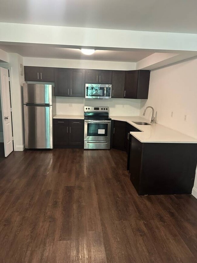 Building Photo - 7318 Yellowstone Blvd Rental