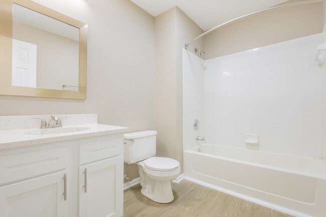 Photo - 618 Caledon Ct Unidad 618