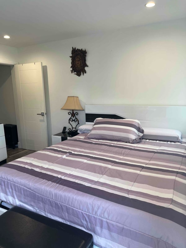 Photo - 8413 Woodley Ave