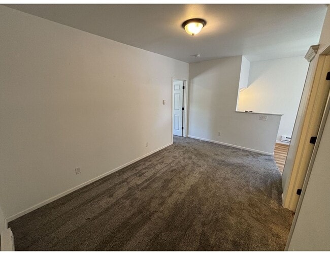 Photo - 107-109 Youlon St S Unit 107