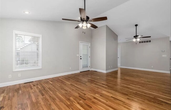 Photo - 5 Bedroom Home Located in Waynesville, MO!