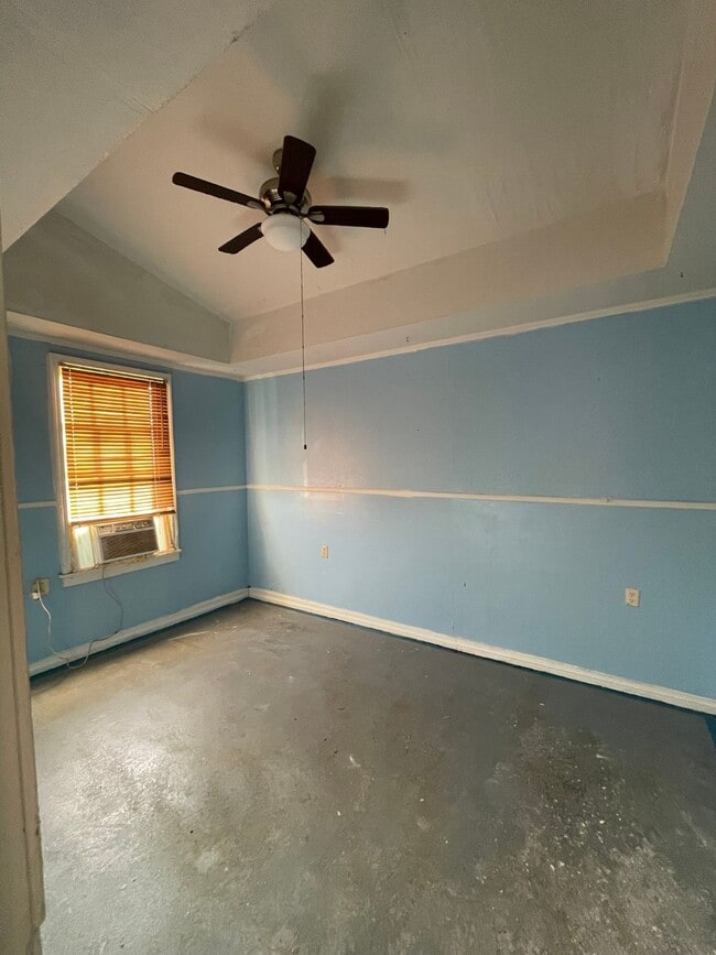 Photo - 320 Thunder Rd