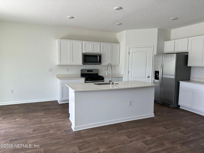 Photo - 190 Ardila Cir