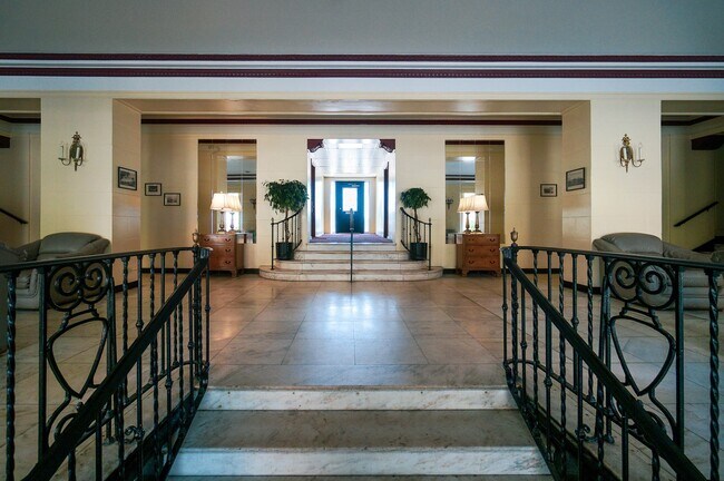 Photo - Arlington Apartments