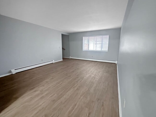 Building Photo - 2843 S Burdick St