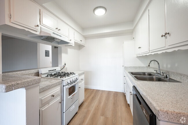 2 habitaciones, 1 baño - 1075 pies cuadrados - Cocina