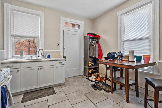 Photo - 2329 Larkins Wy Unit 1