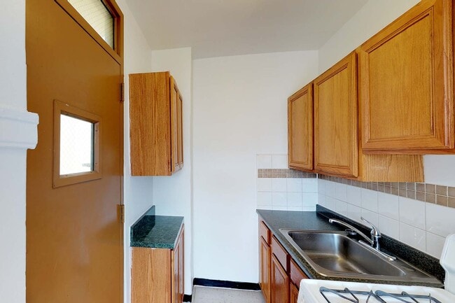 Photo - 1440 E. 52nd Street