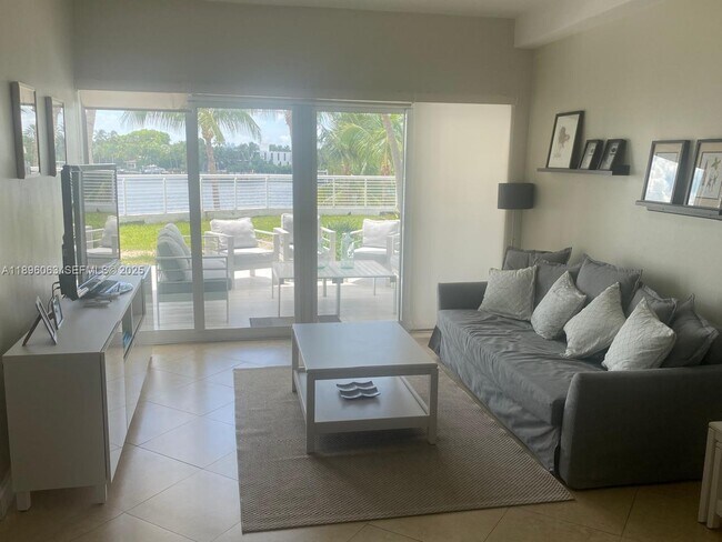 Photo - 6580 Indian Creek Dr Unit 206