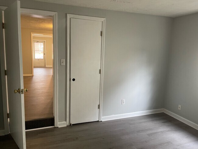 Photo - 423 E Castle St