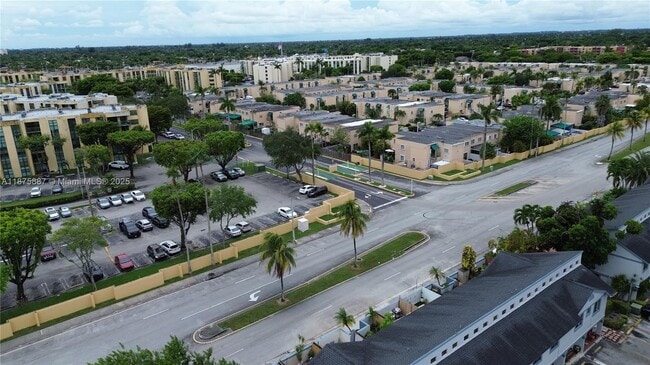 Photo - 11715 SW 18th St Unidad 209