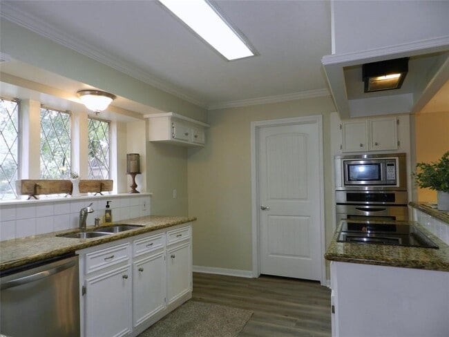 Photo - 9403 Oxted Ln