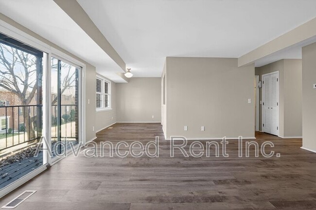 Photo - 211 Crocker Dr Unit D