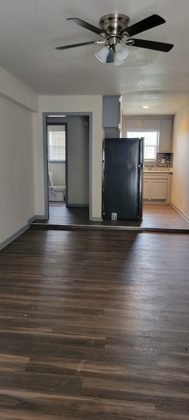 Building Photo - 5301 Collingsworth St Unit 11 Rental