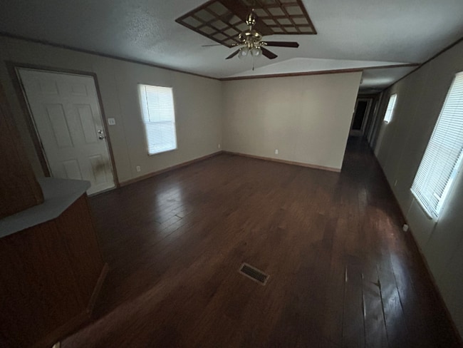 Building Photo - 1096 Clara Ln Rental