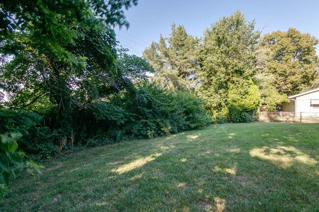 Photo - 1816 Elaine Dr Unit 1