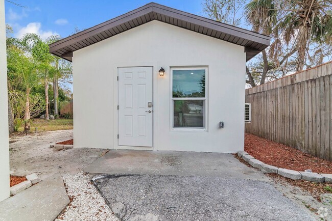 Building Photo - 519 Tampa Bay Growth Fund Principal LLC Unit 519 B Rental