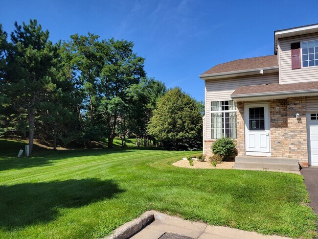 Photo - Spacious End Unit Townhouse