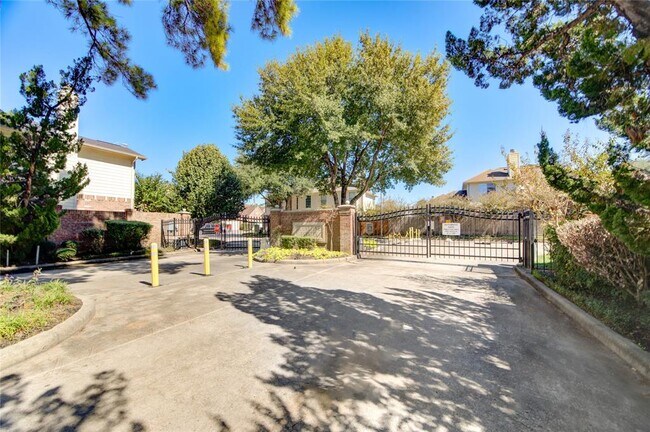 Photo - 16800 Sugar Pine Dr Unidad C20