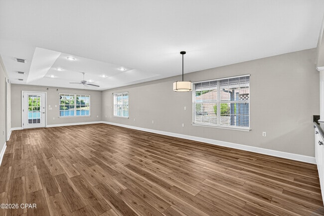 Photo - 114 Lakeridge Dr