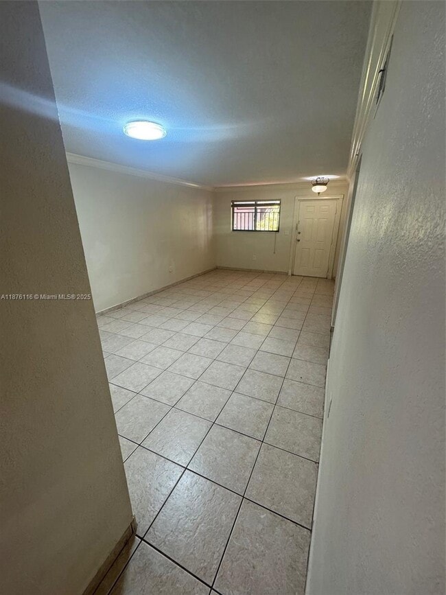 Photo - 1300 W 41st St Unit 102