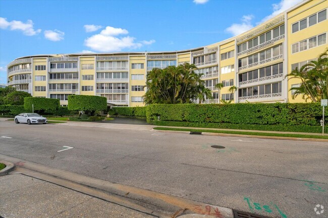 Building Photo - 389 S Lake Dr Unit 2f Rental