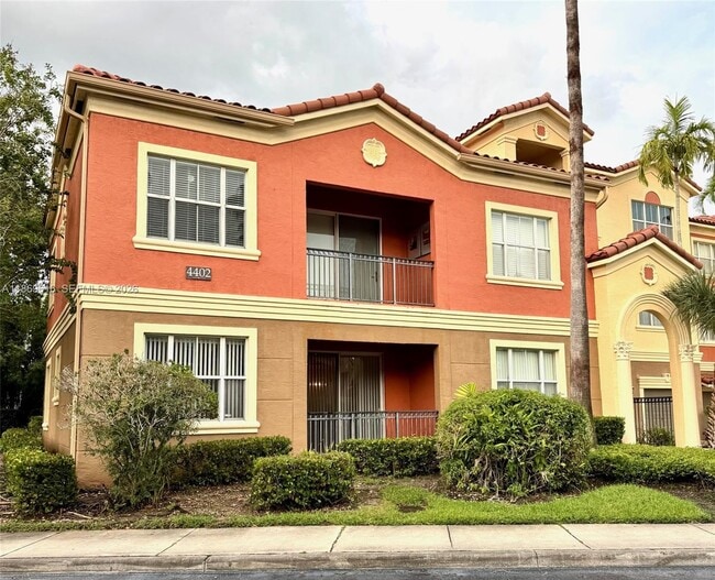 Building Photo - 4402 SW 160th Ave Unit 910