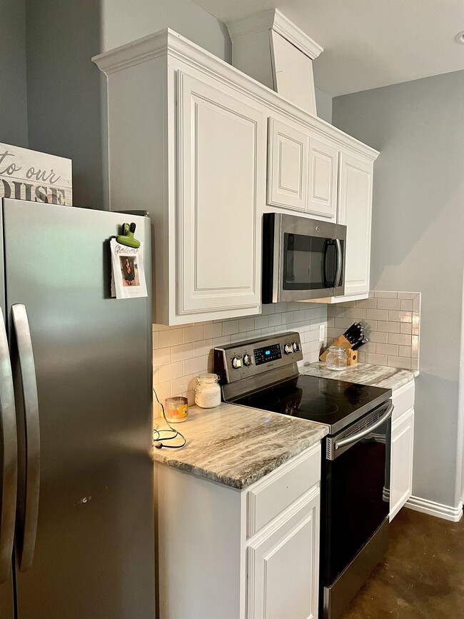 Photo - 11357 Oak Lake Rd