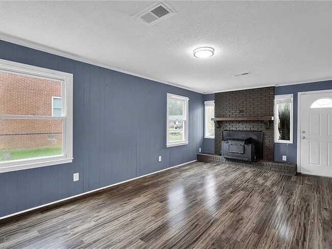 Photo - 361 Garland Dr