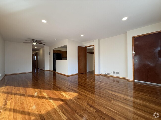Building Photo - 336 Ave E Rental