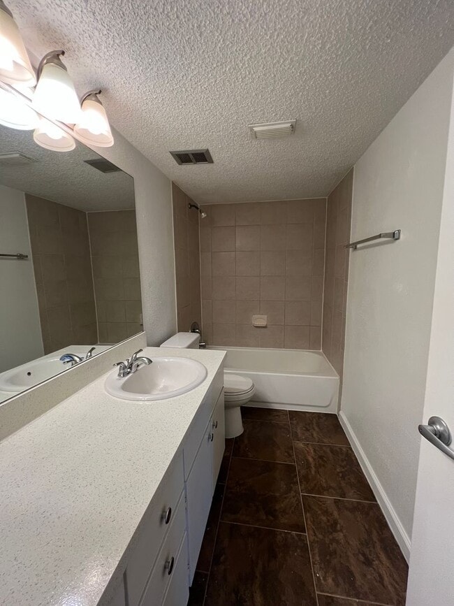 Photo - ONE MONTH FREE- READY TO MOVE IN COZY COND...