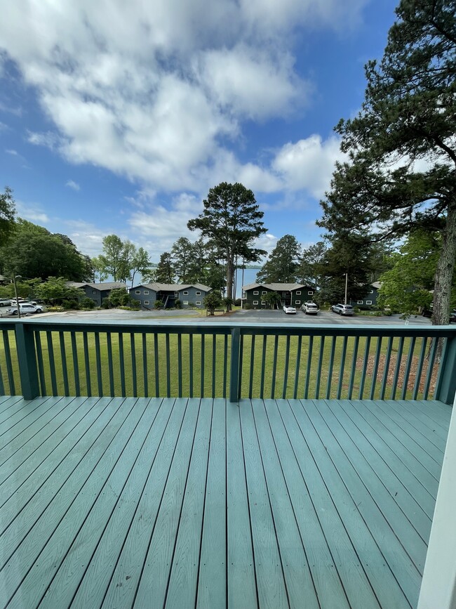 Building Photo - 20D Hartwell Villas Unit 20D Rental