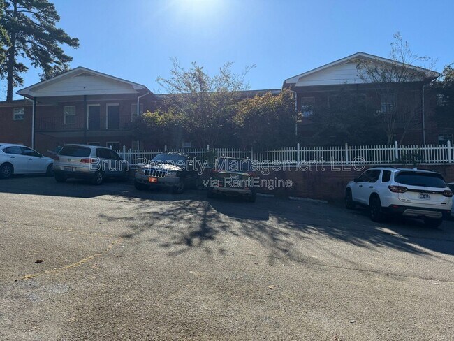 Building Photo - 5540 N Broadway St Unit 18