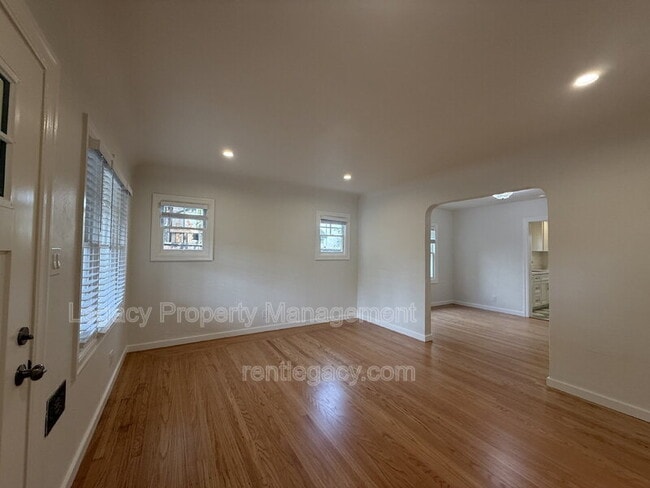 Photo - 45 1st St