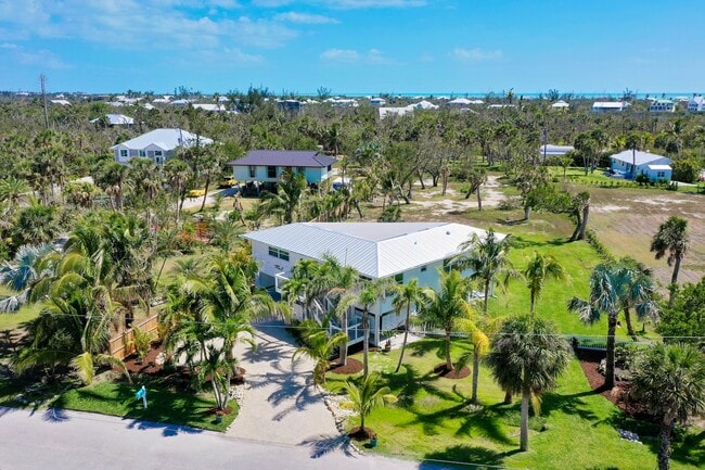 Photo - 6093 Henderson Rd