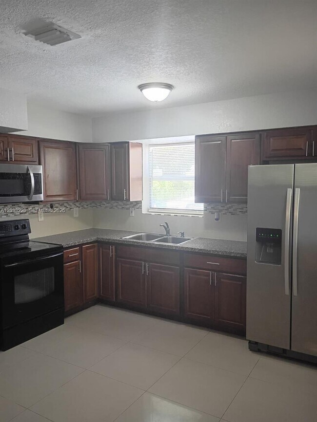 Photo - 944 NW 51st St