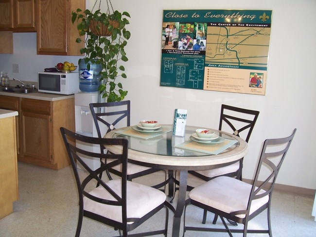 Sunbury Square Apartments
