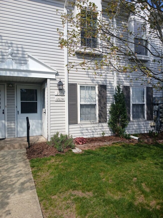 Photo - 2BR MORGANDALE CONDO AVAIL. IMMED!!