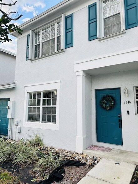 Building Photo - 9681 Santa Rosa Dr Rental