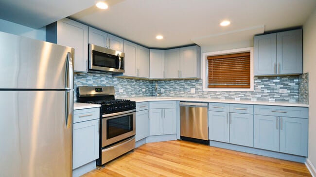 Photo - 6429 N Lakewood Ave