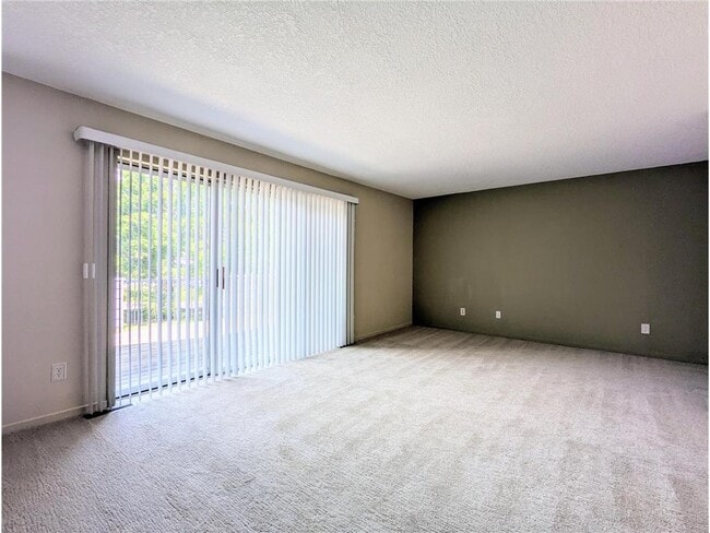 Photo - 14260 Empire Ave